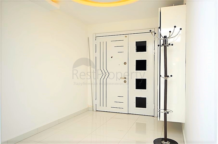 4+2 geschnittene Villa mit Blick auf die historische Festung