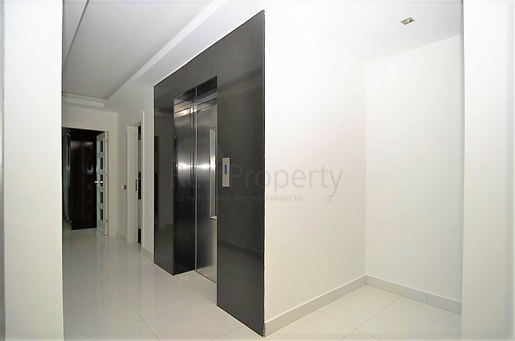 4+2 geschnittene Villa mit Blick auf die historische Festung