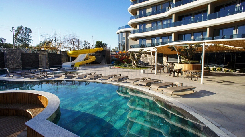 Neue Luxusanlage in der Nähe des Meeres in Kargicak Neue Luxusanlage in der Nähe des Meeres in Kargicak