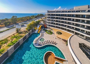 Neue Luxusanlage in der Nähe des Meeres in Kargicak Neue Luxusanlage in der Nähe des Meeres in Kargicak