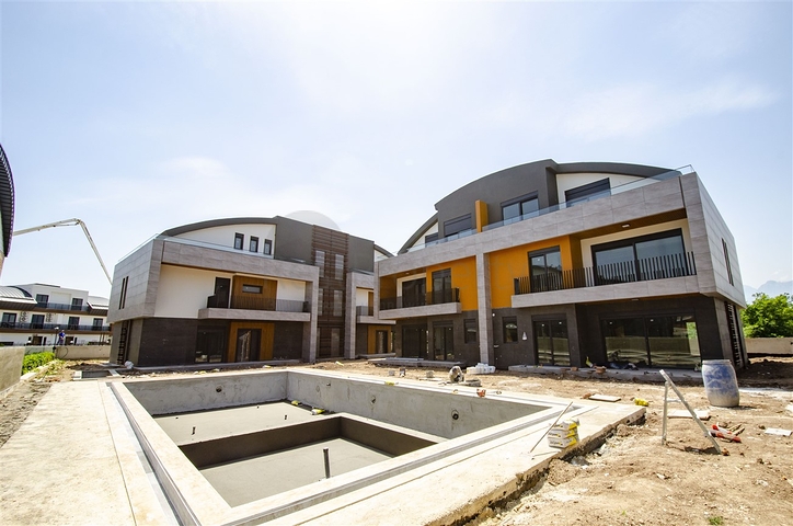 Villen in der Endphase des Baus in Konyaalti 