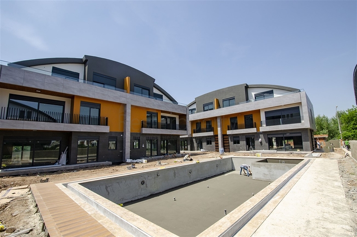 Villen in der Endphase des Baus in Konyaalti 