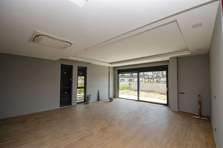 Villen in der Endphase des Baus in Konyaalti 