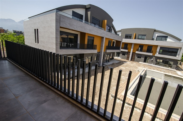 Villen in der Endphase des Baus in Konyaalti 