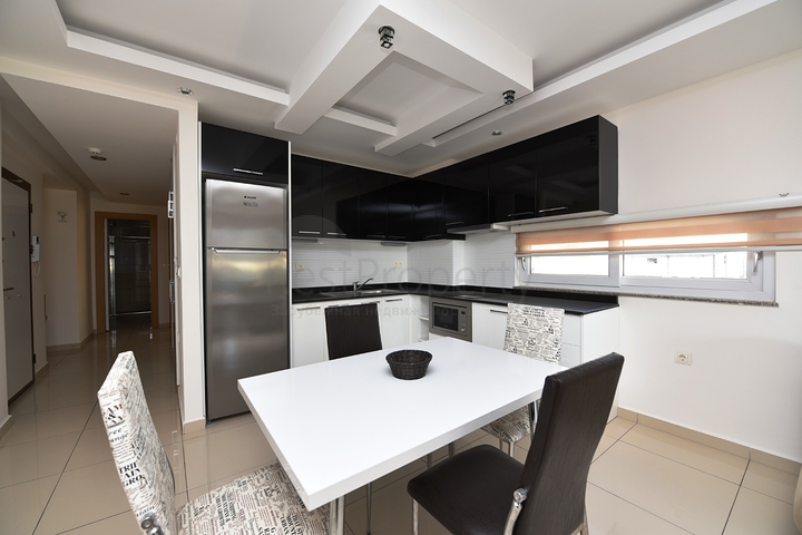 Möblierte Wohnung mit zwei Schlafzimmern zur Miete.