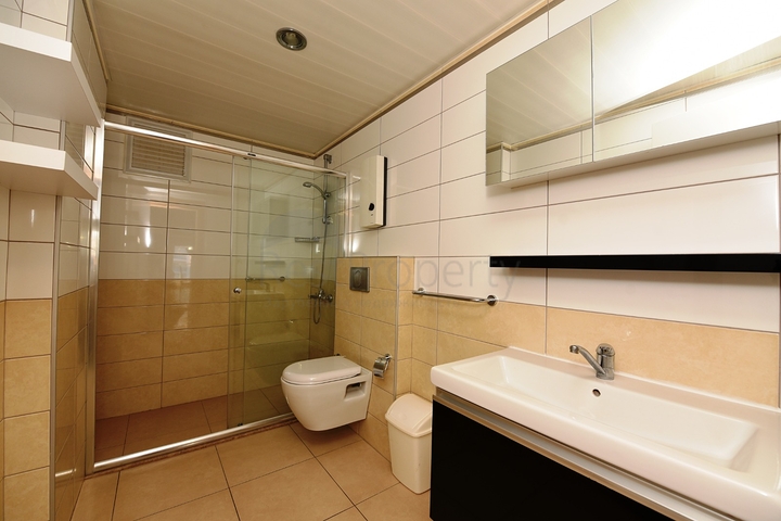 Möblierte Wohnung mit zwei Schlafzimmern zur Miete.