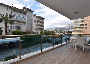 Zweizimmerwohnung in einem Komplex mit Infrastruktur 