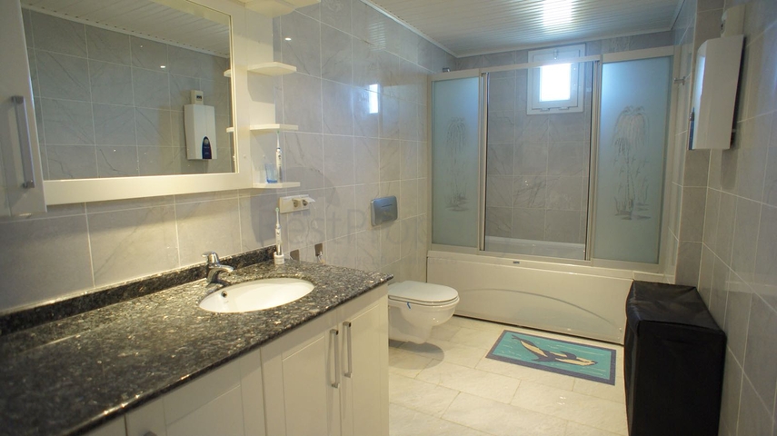 Möblierte Wohnung mit zwei Schlafzimmern zur Miete in Tosmur