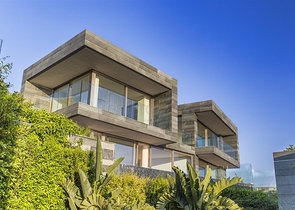 Villen mit Blick auf das Hauptschloss von Bodrum und die Inseln Kos und Karaada