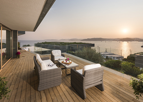 Villen mit Blick auf das Hauptschloss von Bodrum und die Inseln Kos und Karaada