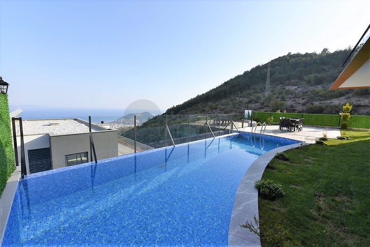 VIP-Level-Villa zur Miete im Zentrum von Alanya