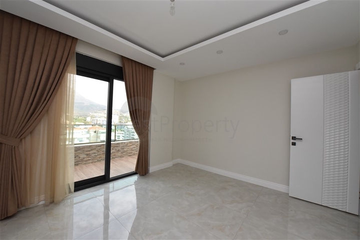 Geräumiges Penthouse an der ersten Küste 