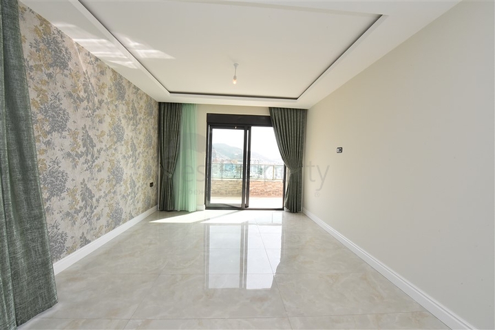 Geräumiges Penthouse an der ersten Küste 