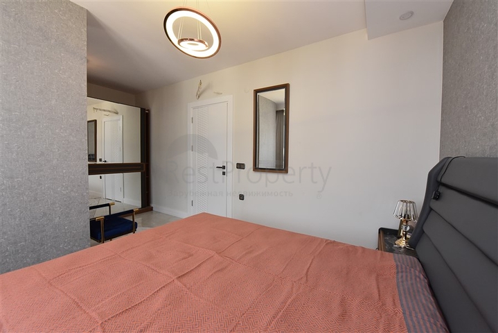 Geräumiges Penthouse an der ersten Küste 