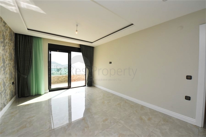 Geräumiges Penthouse an der ersten Küste 