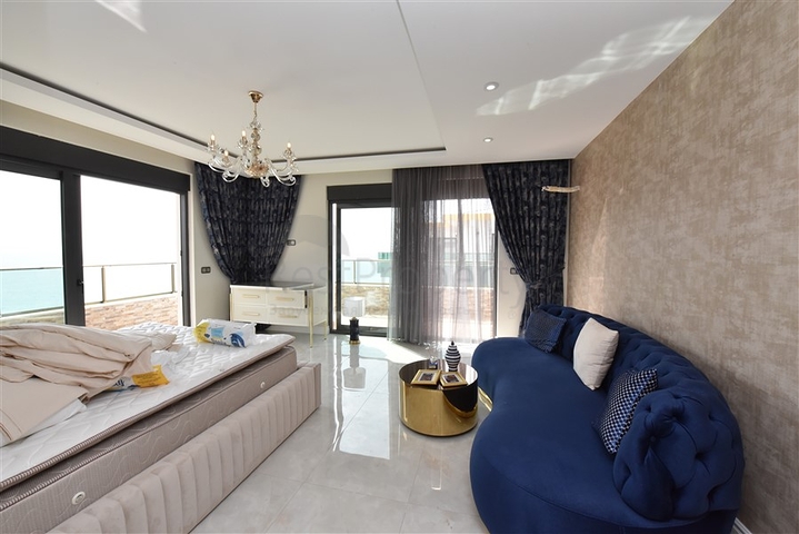 Geräumiges Penthouse an der ersten Küste 