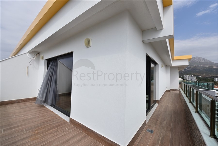 Geräumiges Penthouse an der ersten Küste 