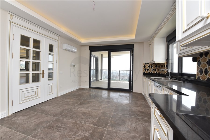 Geräumige Villa im Zentrum von Alanya mit herrlichem Panoramablick auf das Meer