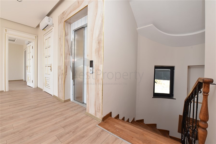 Geräumige Villa im Zentrum von Alanya mit herrlichem Panoramablick auf das Meer