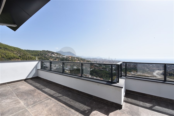 Geräumige Villa im Zentrum von Alanya mit herrlichem Panoramablick auf das Meer