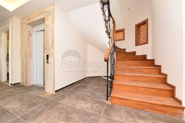 Geräumige Villa im Zentrum von Alanya mit herrlichem Panoramablick auf das Meer