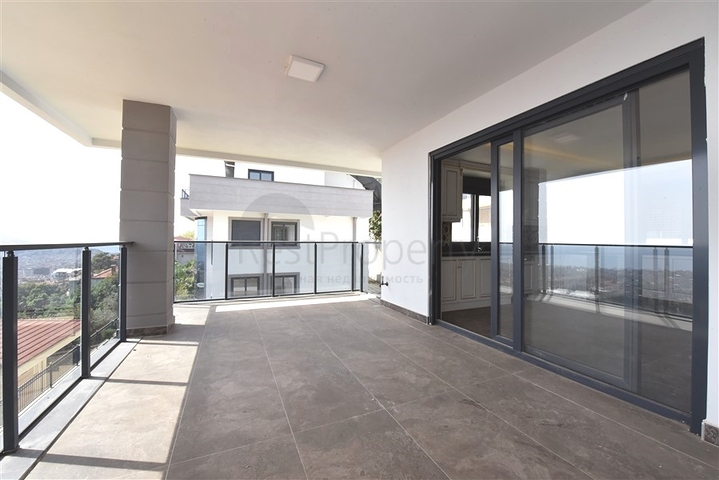 Geräumige Villa im Zentrum von Alanya mit herrlichem Panoramablick auf das Meer