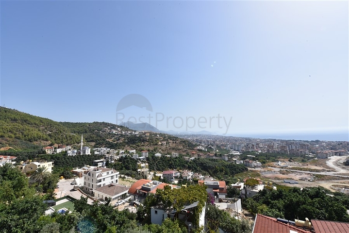 Geräumige Villa im Zentrum von Alanya mit herrlichem Panoramablick auf das Meer