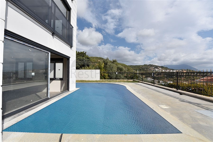 Geräumige Villa im Zentrum von Alanya mit herrlichem Panoramablick auf das Meer