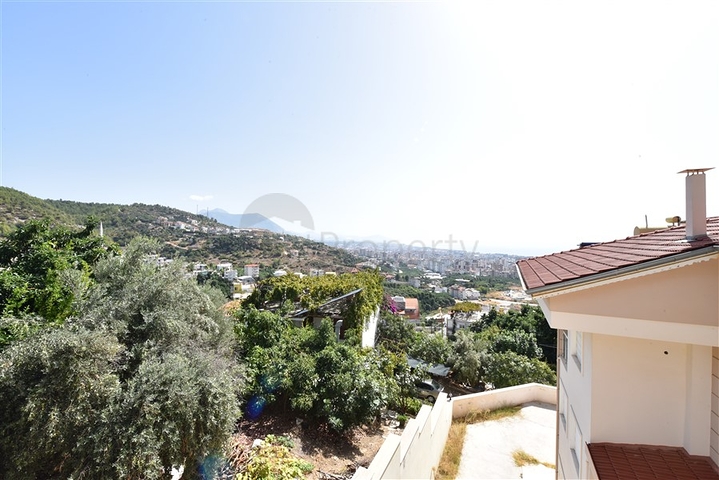 Geräumige Villa im Zentrum von Alanya mit herrlichem Panoramablick auf das Meer