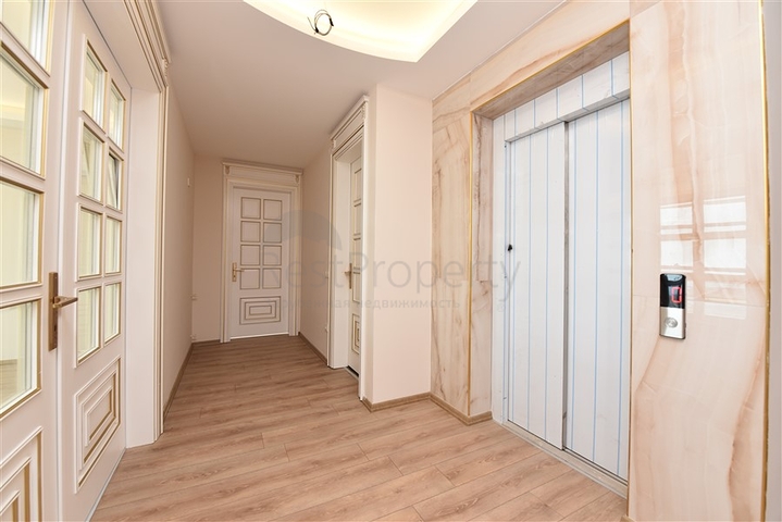 Geräumige Villa im Zentrum von Alanya mit herrlichem Panoramablick auf das Meer