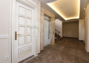 Geräumige Villa im Zentrum von Alanya mit herrlichem Panoramablick auf das Meer