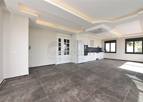 Geräumige Villa im Zentrum von Alanya mit herrlichem Panoramablick auf das Meer