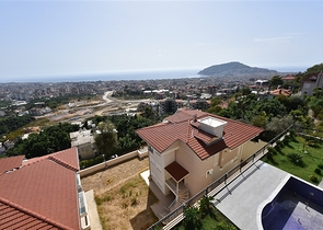 Geräumige Villa im Zentrum von Alanya mit herrlichem Panoramablick auf das Meer