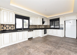 Geräumige Villa im Zentrum von Alanya mit herrlichem Panoramablick auf das Meer