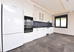 Geräumige Villa im Zentrum von Alanya mit herrlichem Panoramablick auf das Meer