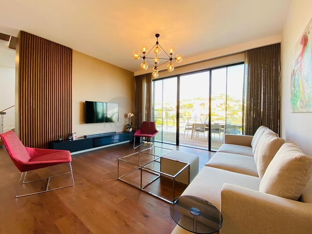 Stilvolle Villa mit herrlichem Blick auf das Meer, die Berge und Bodrum.