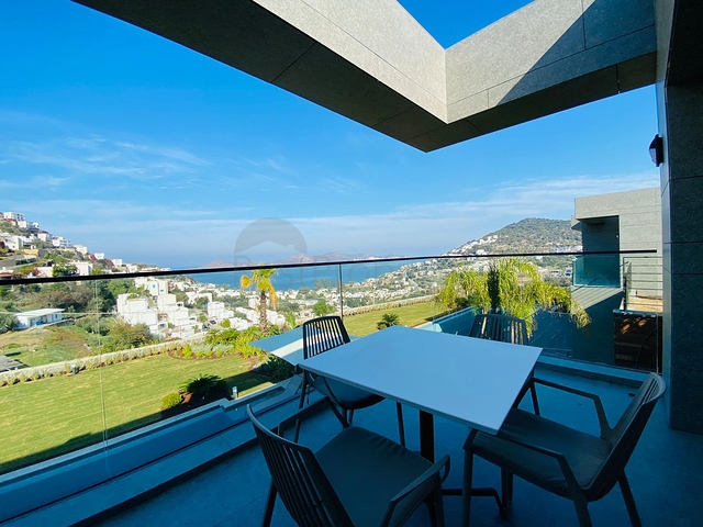 Stilvolle Villa mit herrlichem Blick auf das Meer, die Berge und Bodrum.