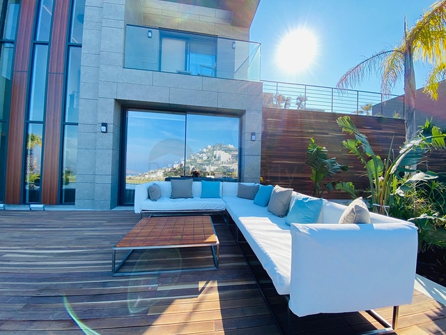 Stilvolle Villa mit herrlichem Blick auf das Meer, die Berge und Bodrum.