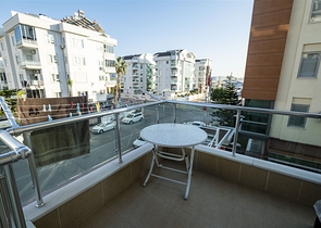 Wohnung 2+1 möbliert in der Mündung Konyaalti 600 m vom Meer entfernt