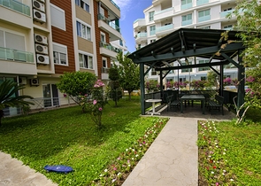 Wohnung 2+1 möbliert in der Mündung Konyaalti 600 m vom Meer entfernt