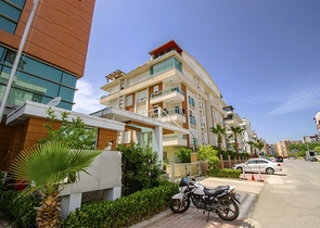 Wohnung 2+1 möbliert in der Mündung Konyaalti 600 m vom Meer entfernt