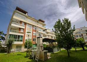 Wohnung 2+1 möbliert in der Mündung Konyaalti 600 m vom Meer entfernt