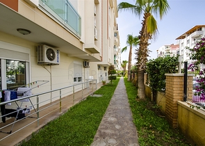 Wohnung 2+1 möbliert in der Mündung Konyaalti 600 m vom Meer entfernt