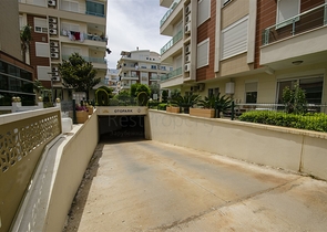 Wohnung 2+1 möbliert in der Mündung Konyaalti 600 m vom Meer entfernt