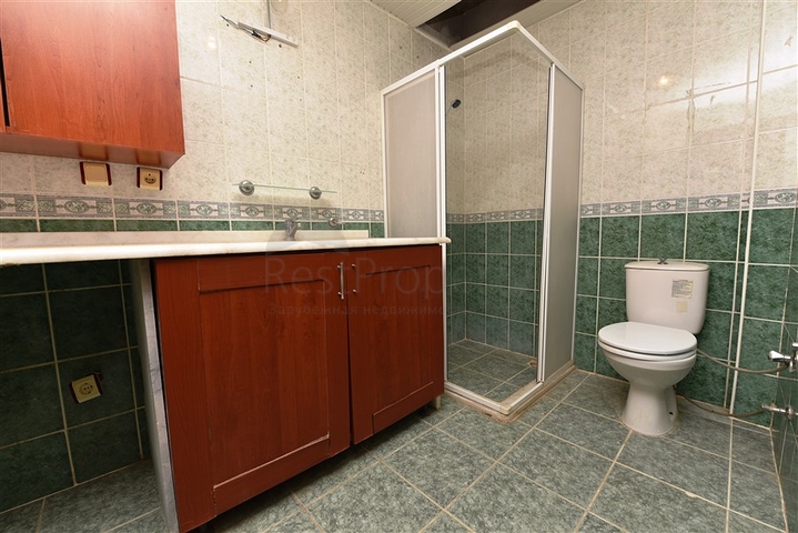 Wohnungen und Geschäftsräume in der Gegend von Dschikkilli