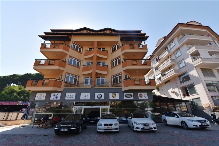 Wohnungen und Geschäftsräume in der Gegend von Dschikkilli