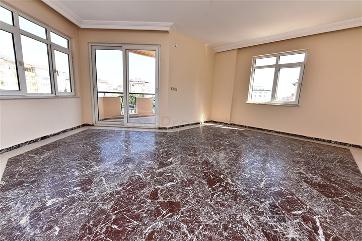 Wohnungen und Geschäftsräume in der Gegend von Dschikkilli