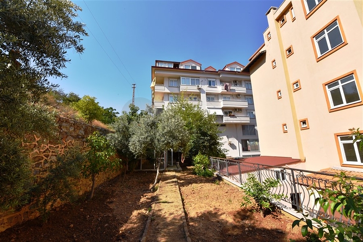 Wohnungen und Geschäftsräume in der Gegend von Dschikkilli