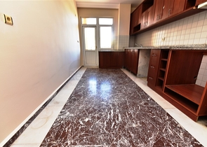 Wohnungen und Geschäftsräume in der Gegend von Dschikkilli