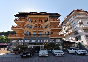 Wohnungen und Geschäftsräume in der Gegend von Dschikkilli